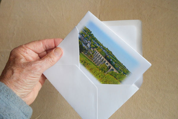 A BusyNote with envelope